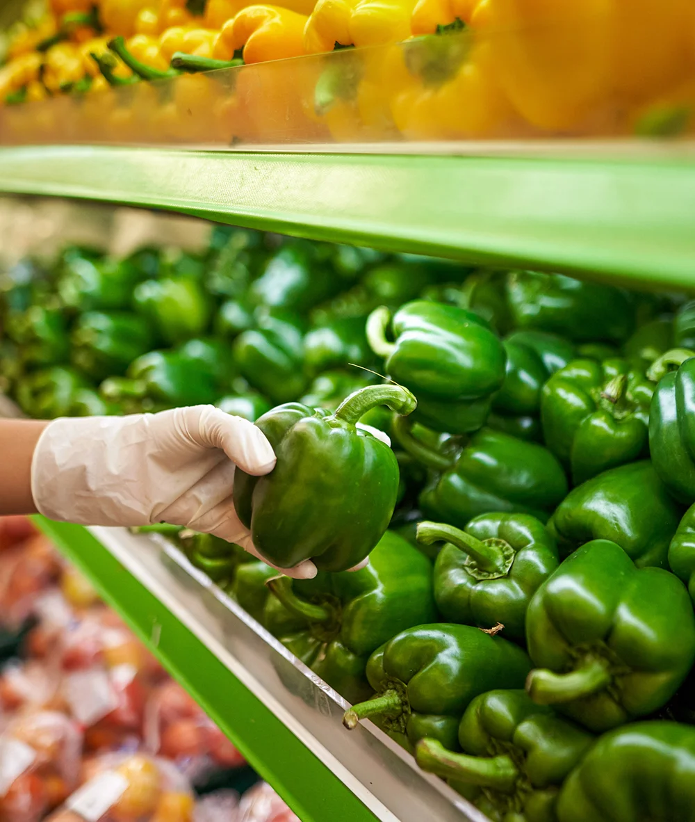 Bavimo se uzgojem krava te prodajom svježeg mesa i domaćih mesnih proizvoda, nastalih od stoke uzgojene na našoj farmi.